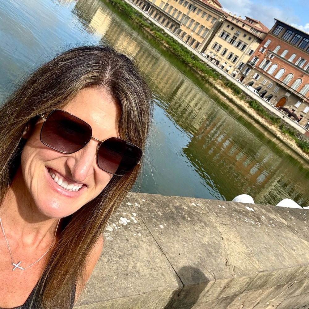 Meet your Posher, Lisa